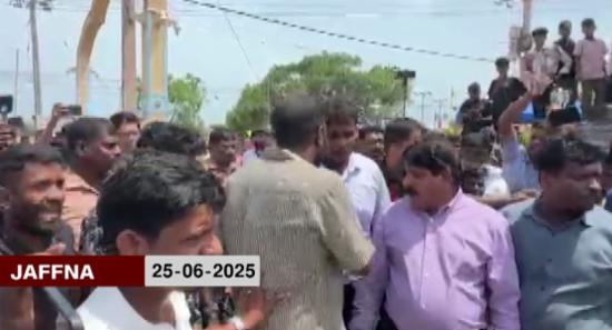 Chemmani Protesters Confront Politicians